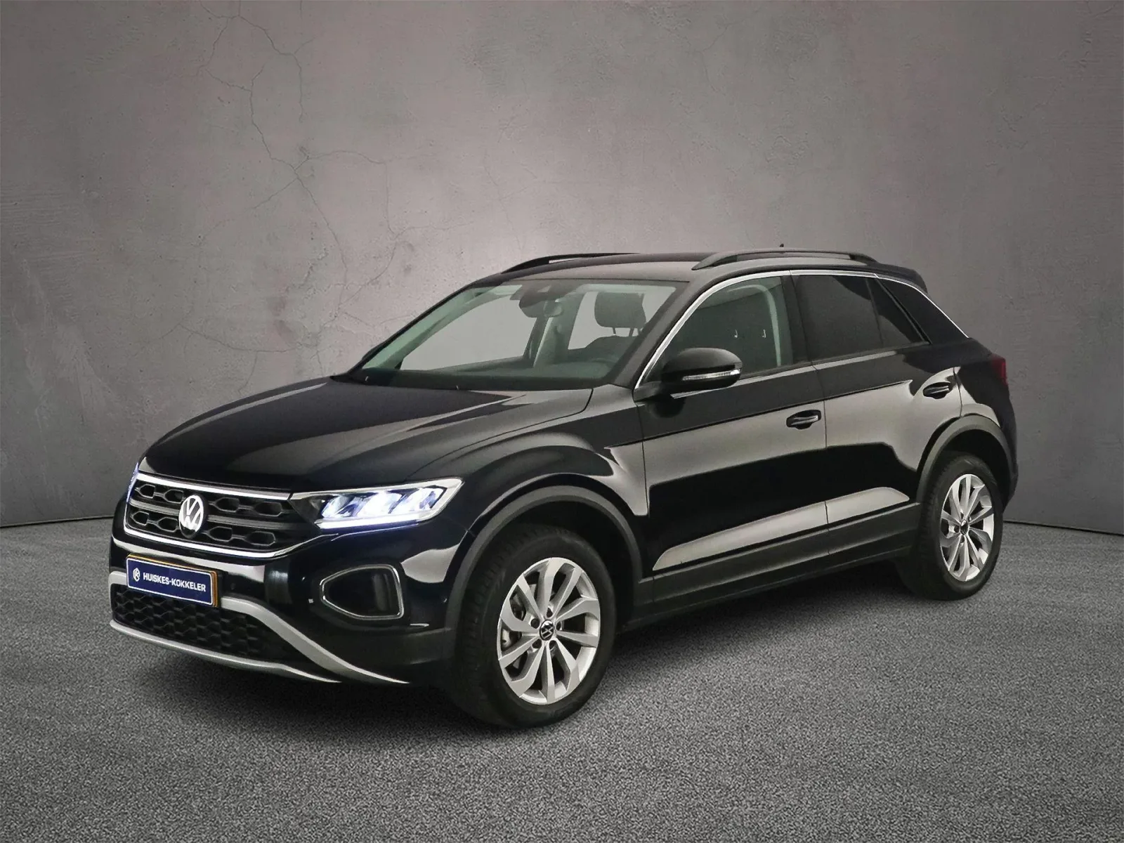 Volkswagen T-Roc (2024) — foto 1