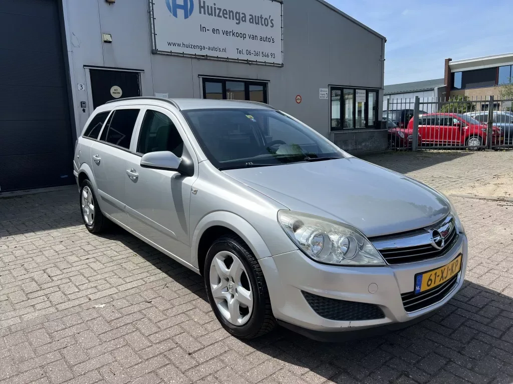 Opel Astra (2007) — foto 1
