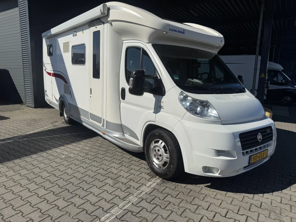 Eura Mobil Contura (2008) — foto 1