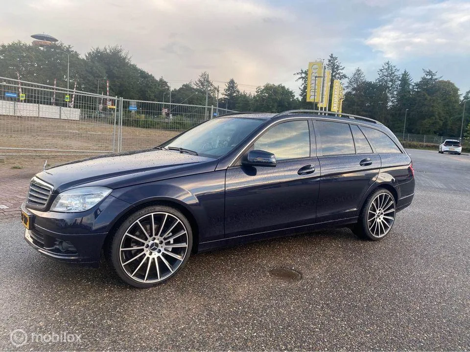 Mercedes-Benz C-Klasse (2009) — foto 1