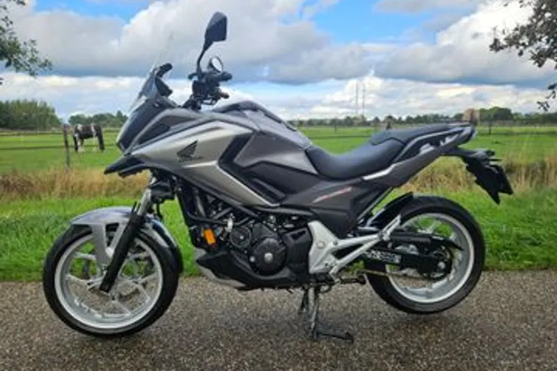 Honda NC750X (2016)