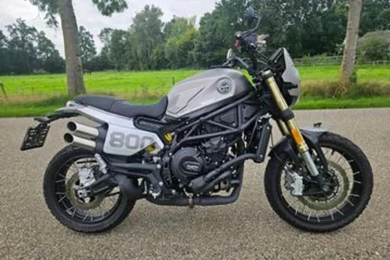 Benelli Leoncino 800 Trail (2022)