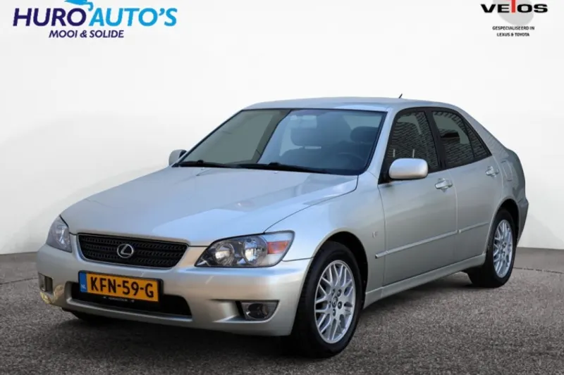 Lexus IS (2005)