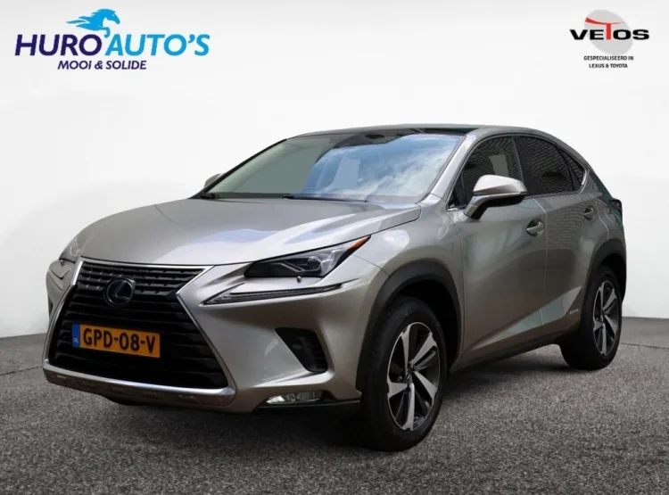 Lexus NX (2020) — foto 1