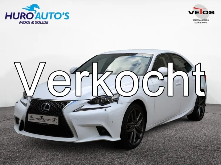 Lexus IS (2016) — foto 1