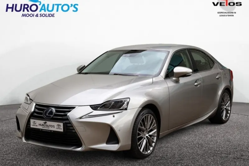 Lexus IS (2017)