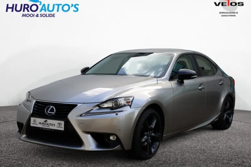 Lexus IS (2016)