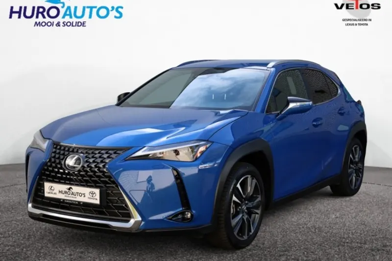 Lexus UX (2025)