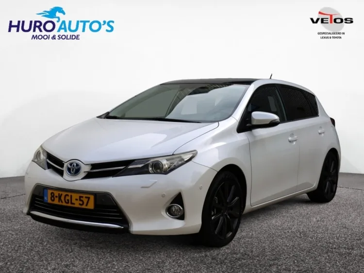 Toyota Auris (2013) — foto 1
