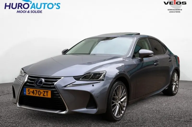 Lexus IS (2016)