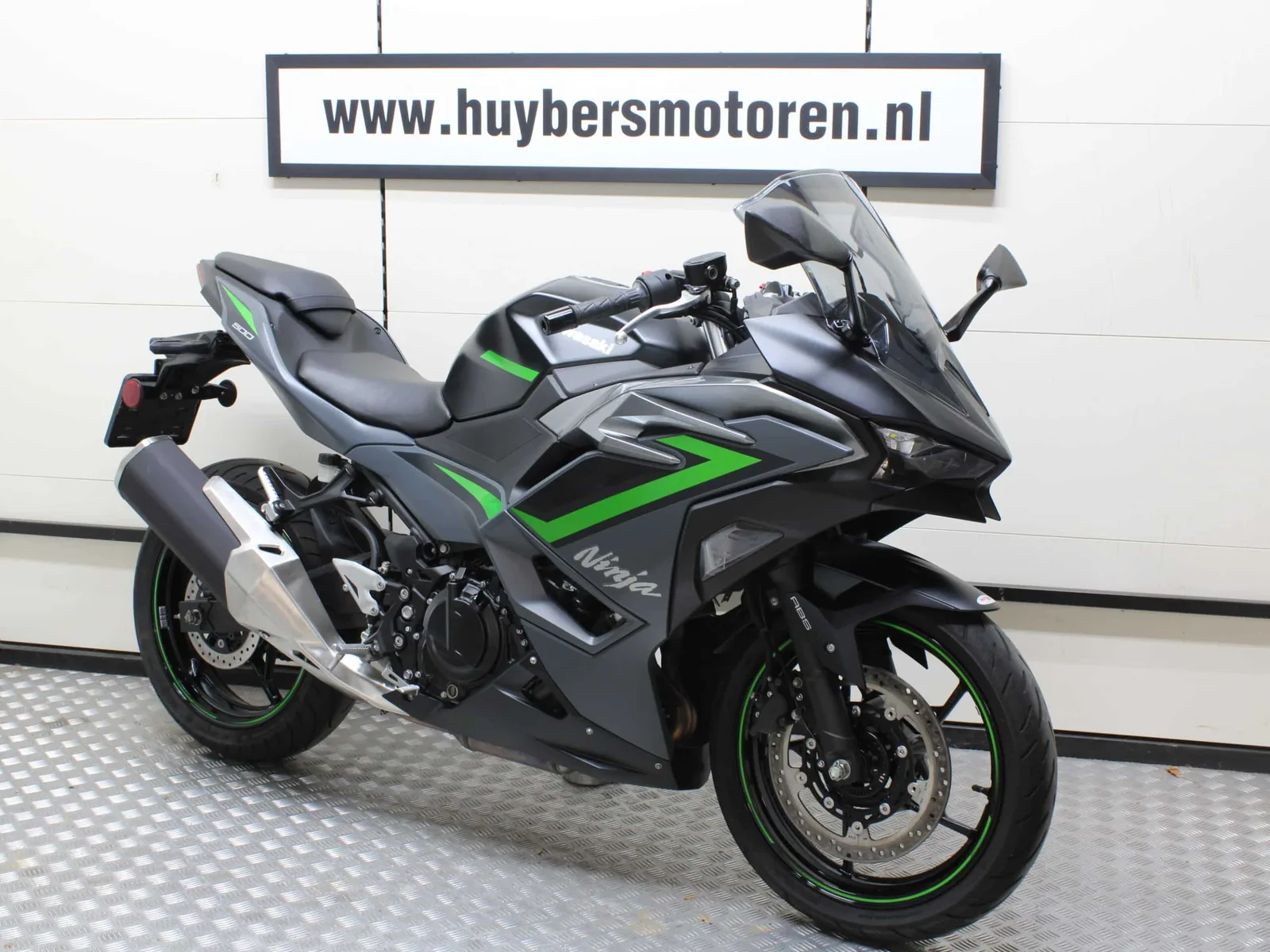 Kawasaki Ninja 500 SE (2024) — foto 1