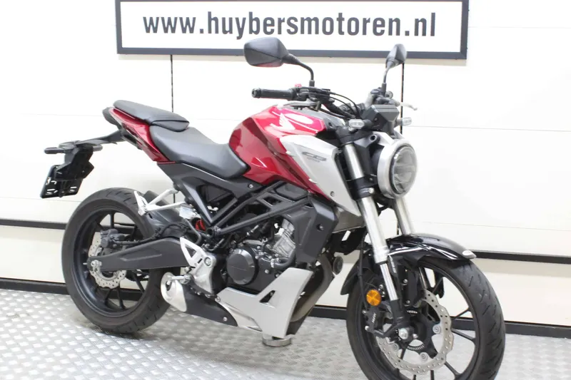 Honda CB125R (2020)