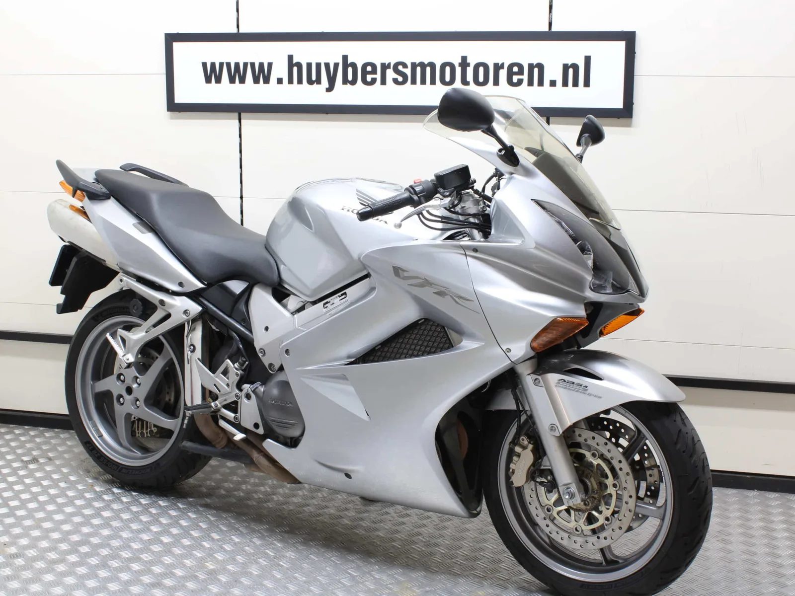 Honda VFR 800 Vtec (2005) — foto 1