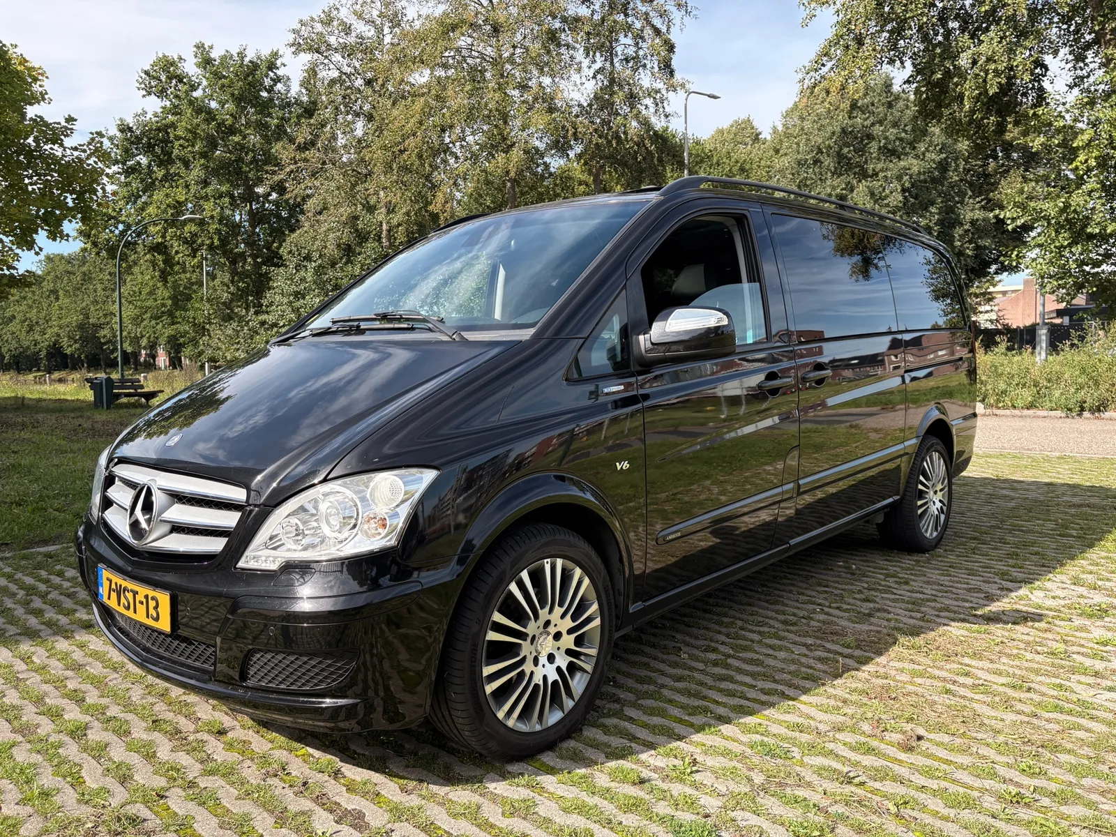 Mercedes-Benz Viano (2011) — foto 1