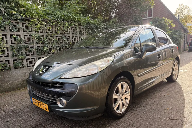 Peugeot 207 (2007)