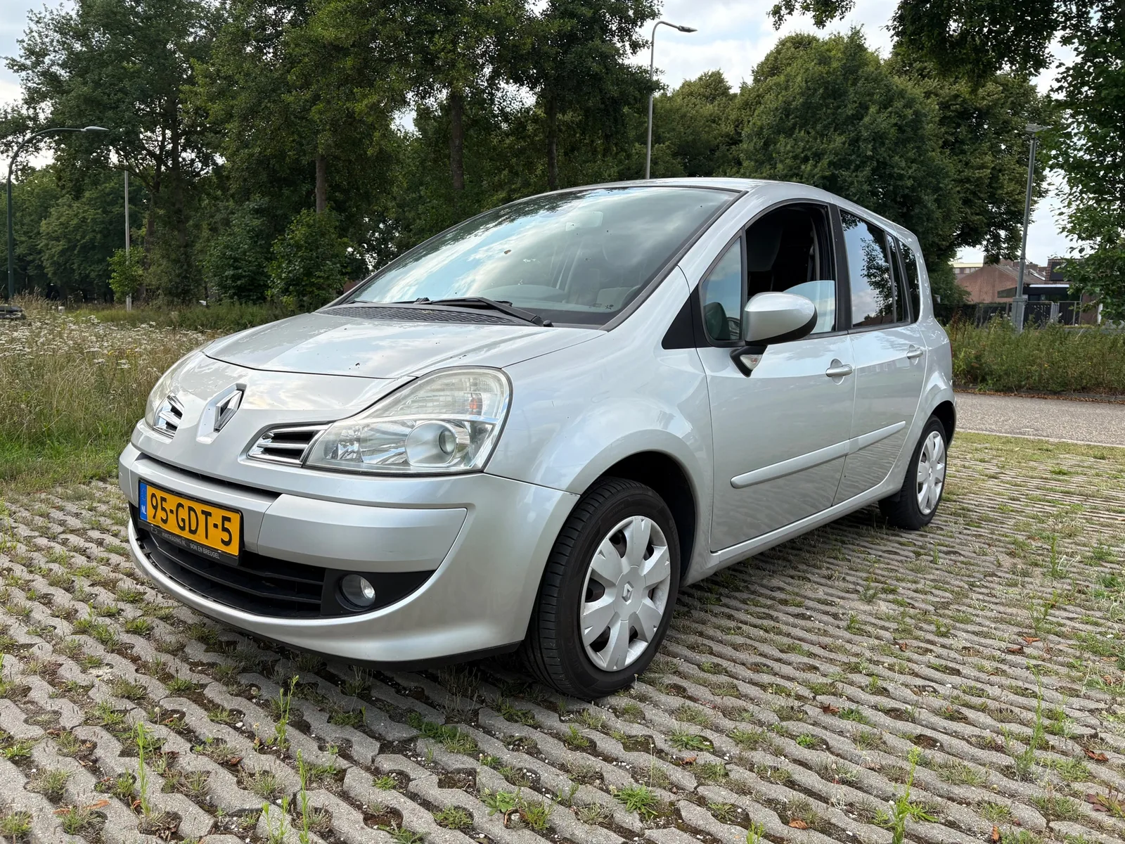 Renault Grand Modus (2008) — foto 1