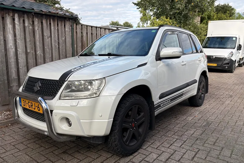 Suzuki Grand Vitara (2008)