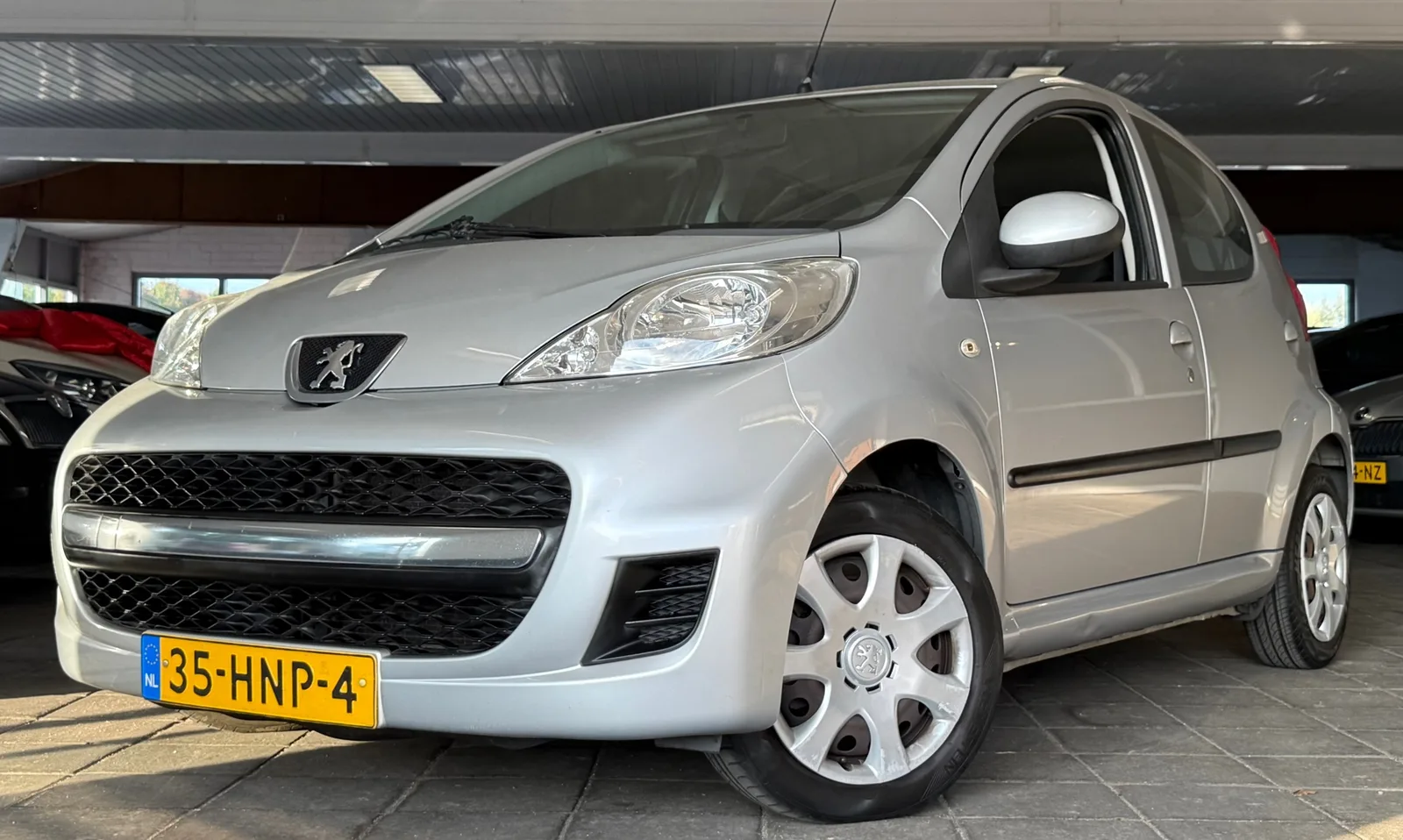 Peugeot 107 (2009) — foto 1