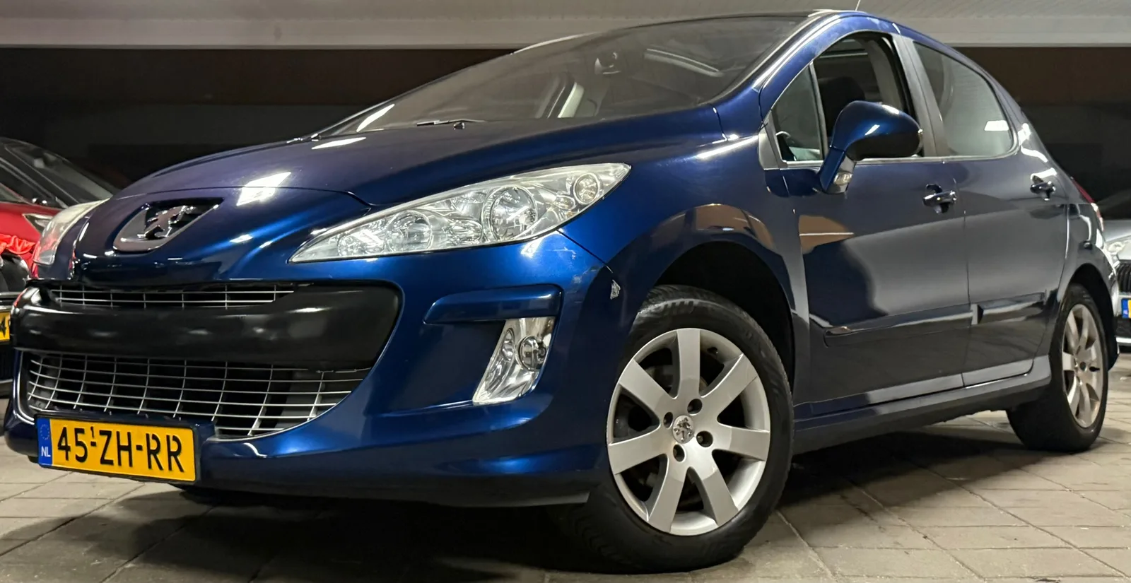 Peugeot 308 (2008) — foto 1
