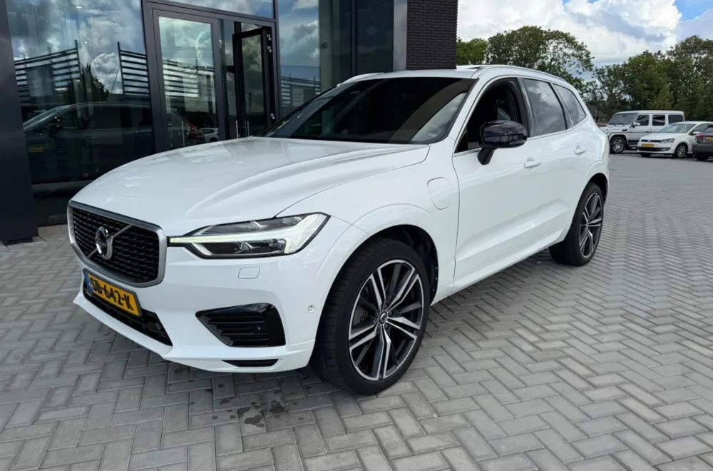 Volvo XC60 (2018) — foto 1