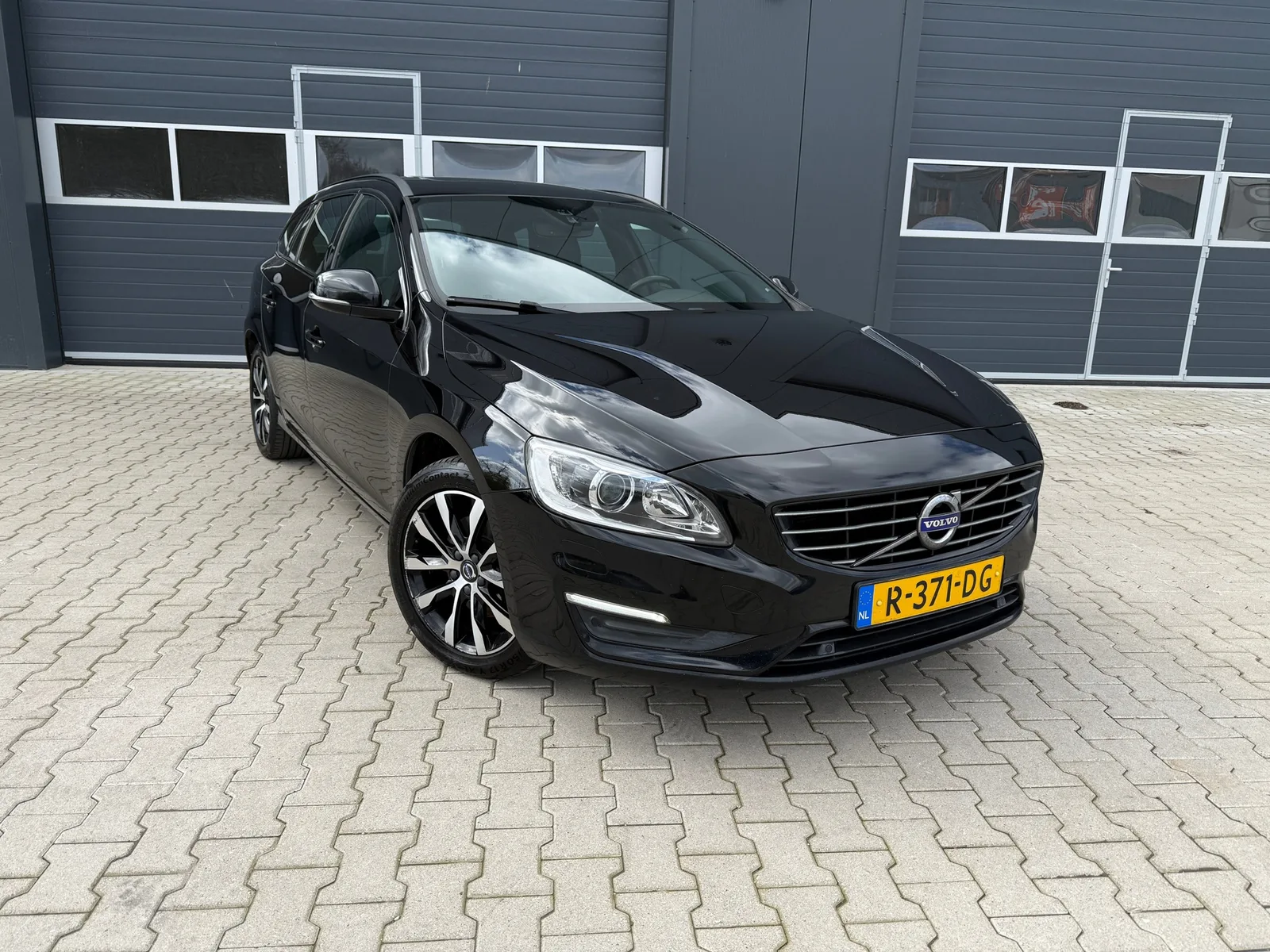 Volvo V60 (2018) — foto 1