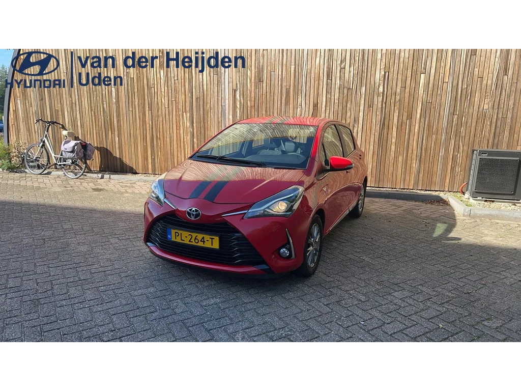 Toyota Yaris (2017) — foto 1