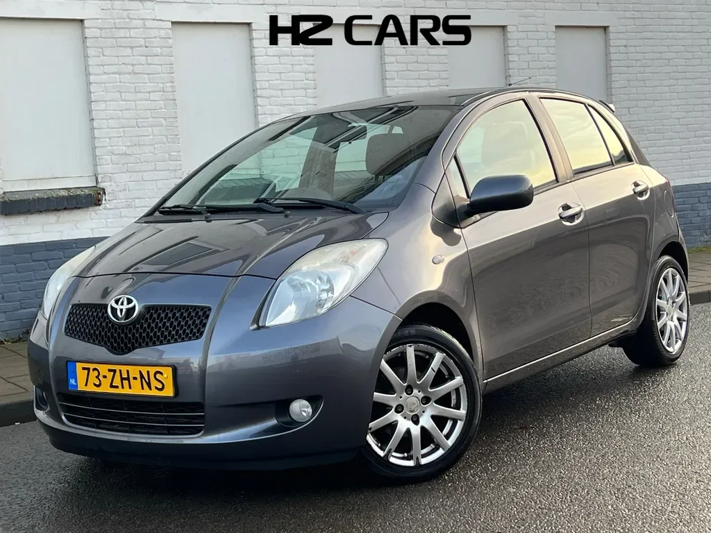 Toyota Yaris (2008) — foto 1