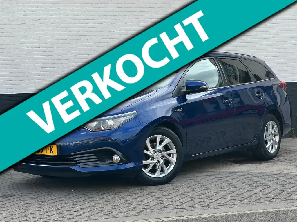 Toyota Auris (2015) — foto 1