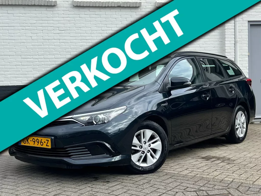Toyota Auris (2015) — foto 1