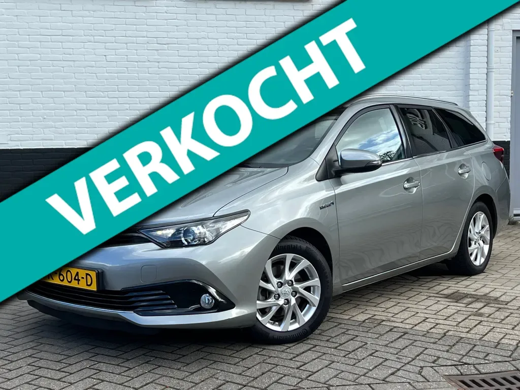 Toyota Auris (2018) — foto 1