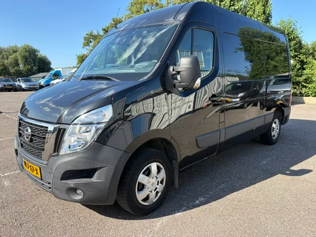 Nissan NV400 (2021) — foto 1