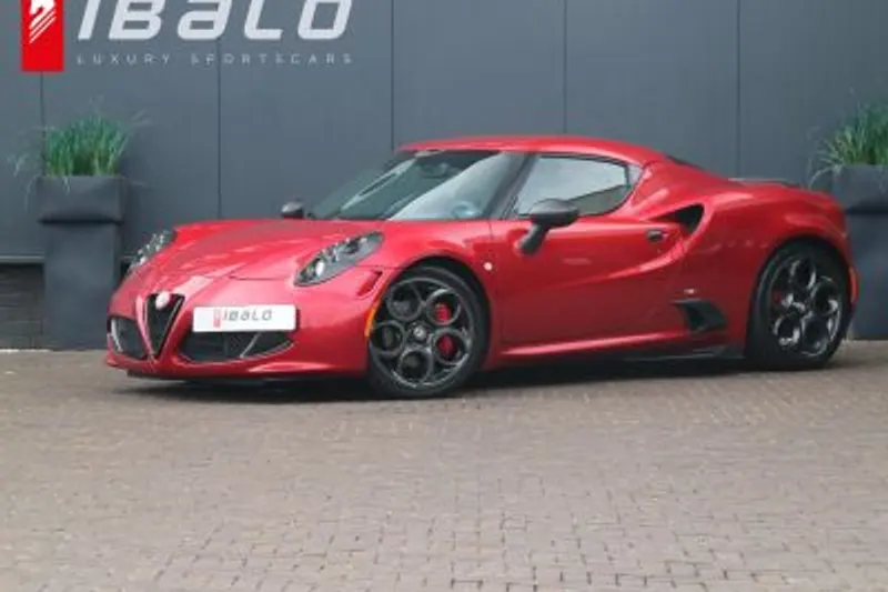 Alfa Romeo 4C (2015)