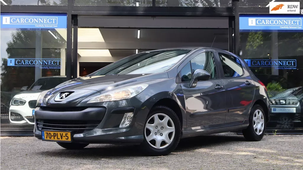 Peugeot 308 (2010) — foto 1