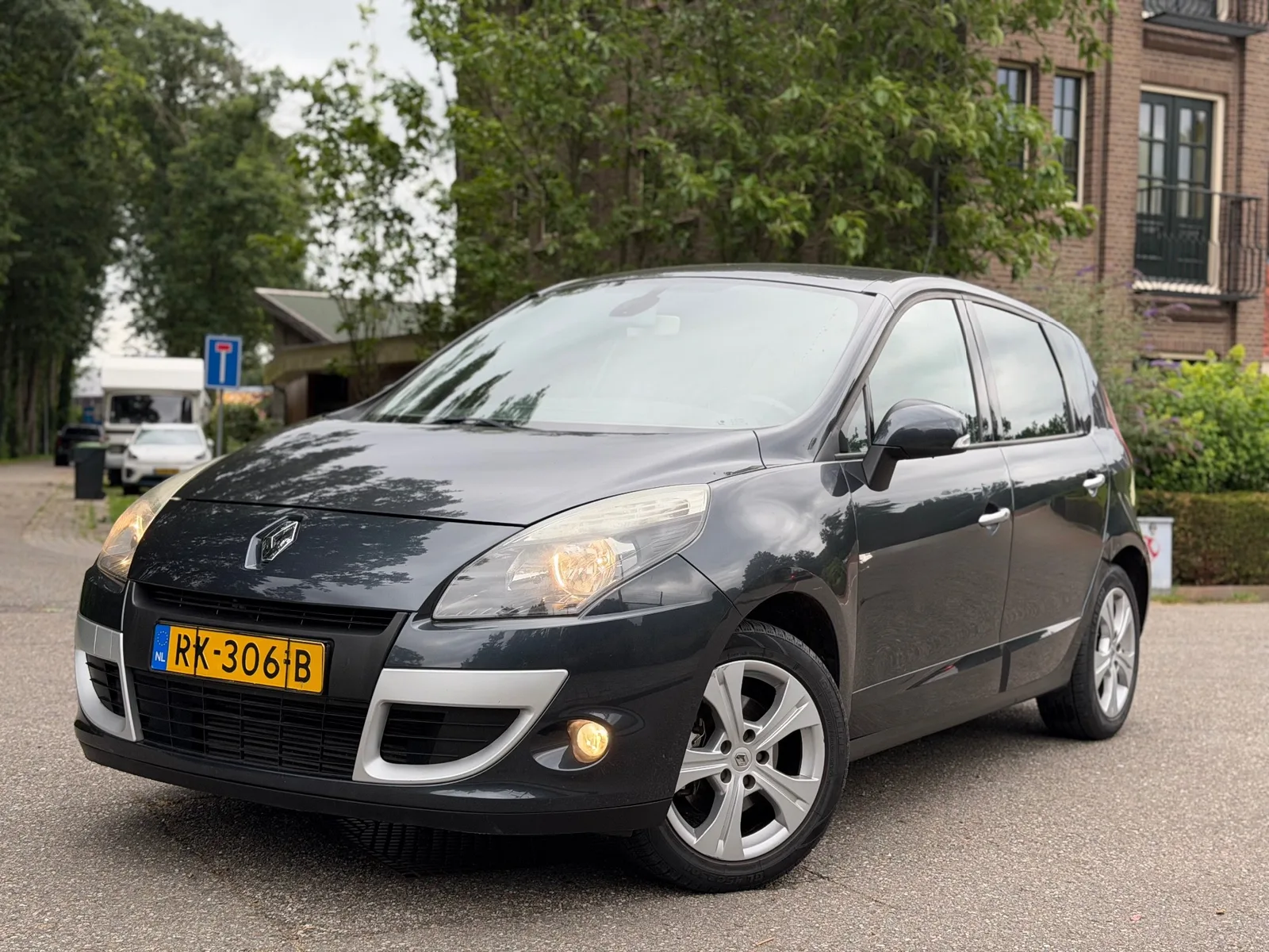 Renault Scénic (2010) — foto 1