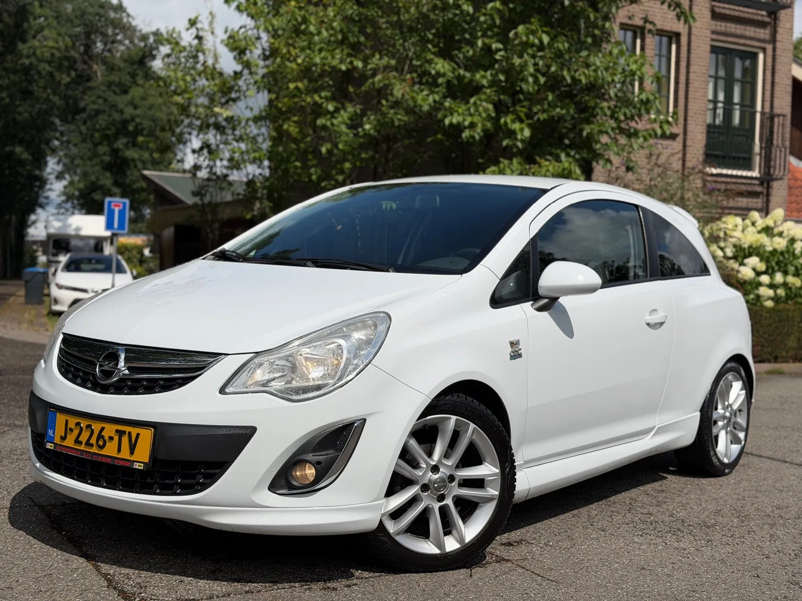 Opel Corsa (2011) — foto 1
