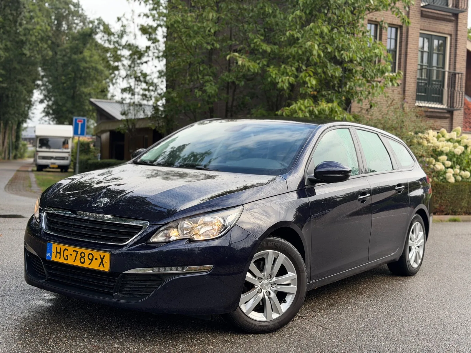 Peugeot 308 (2015) — foto 1