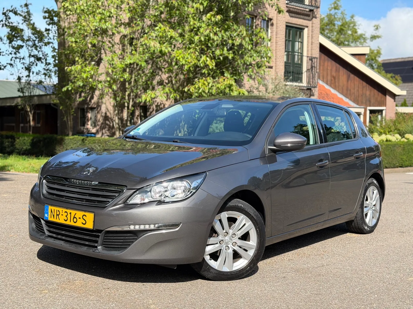 Peugeot 308 (2017) — foto 1