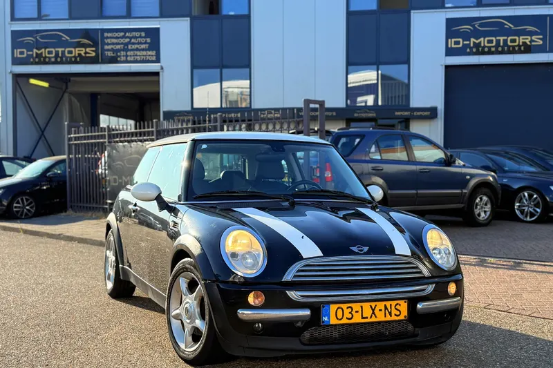 MINI Cooper (2003)