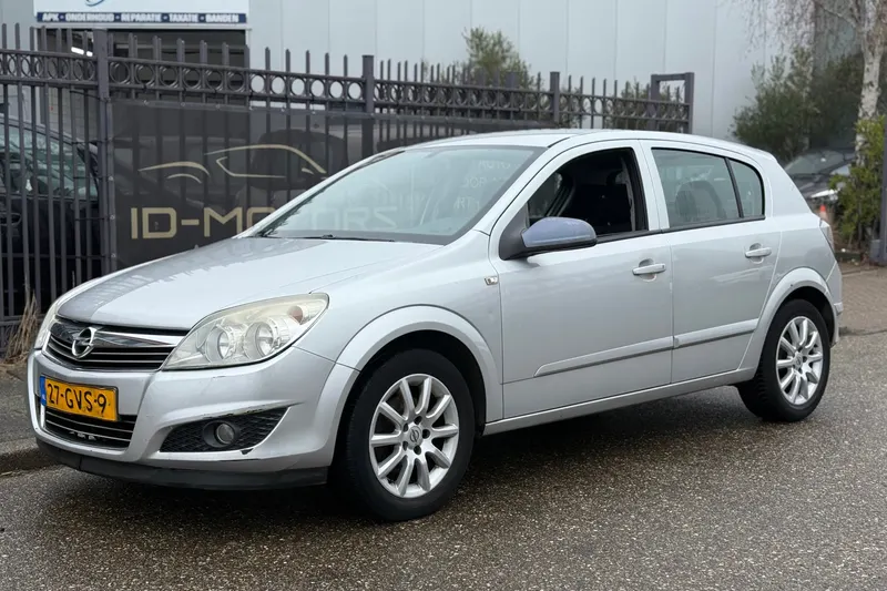 Opel Astra (2008)