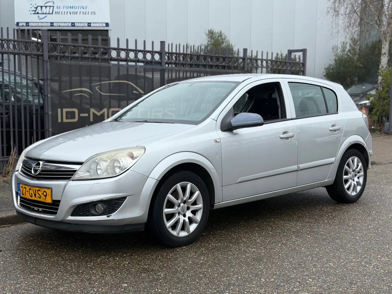 Opel Astra (2008) — foto 1