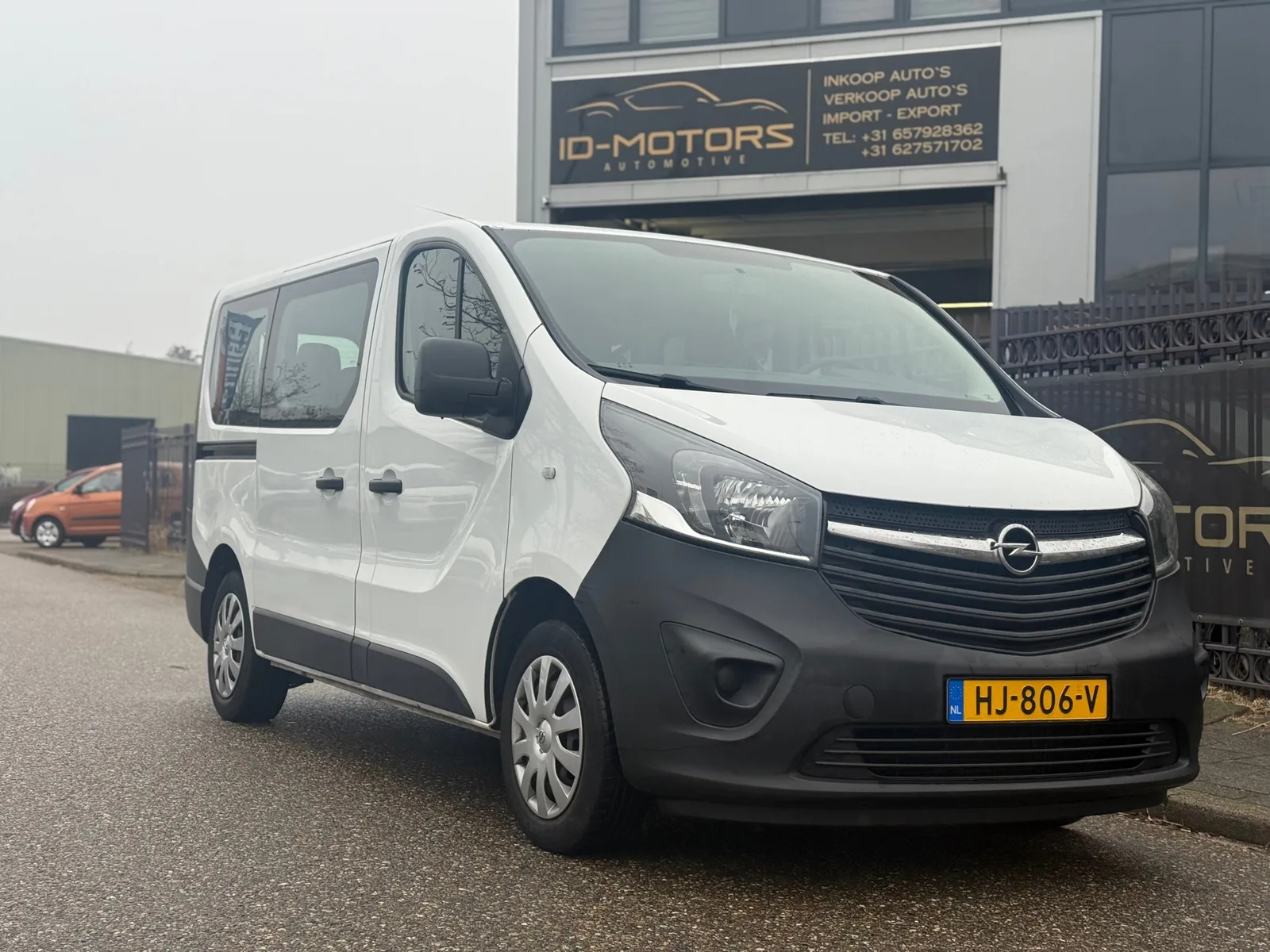 Opel Vivaro (2015) — foto 1