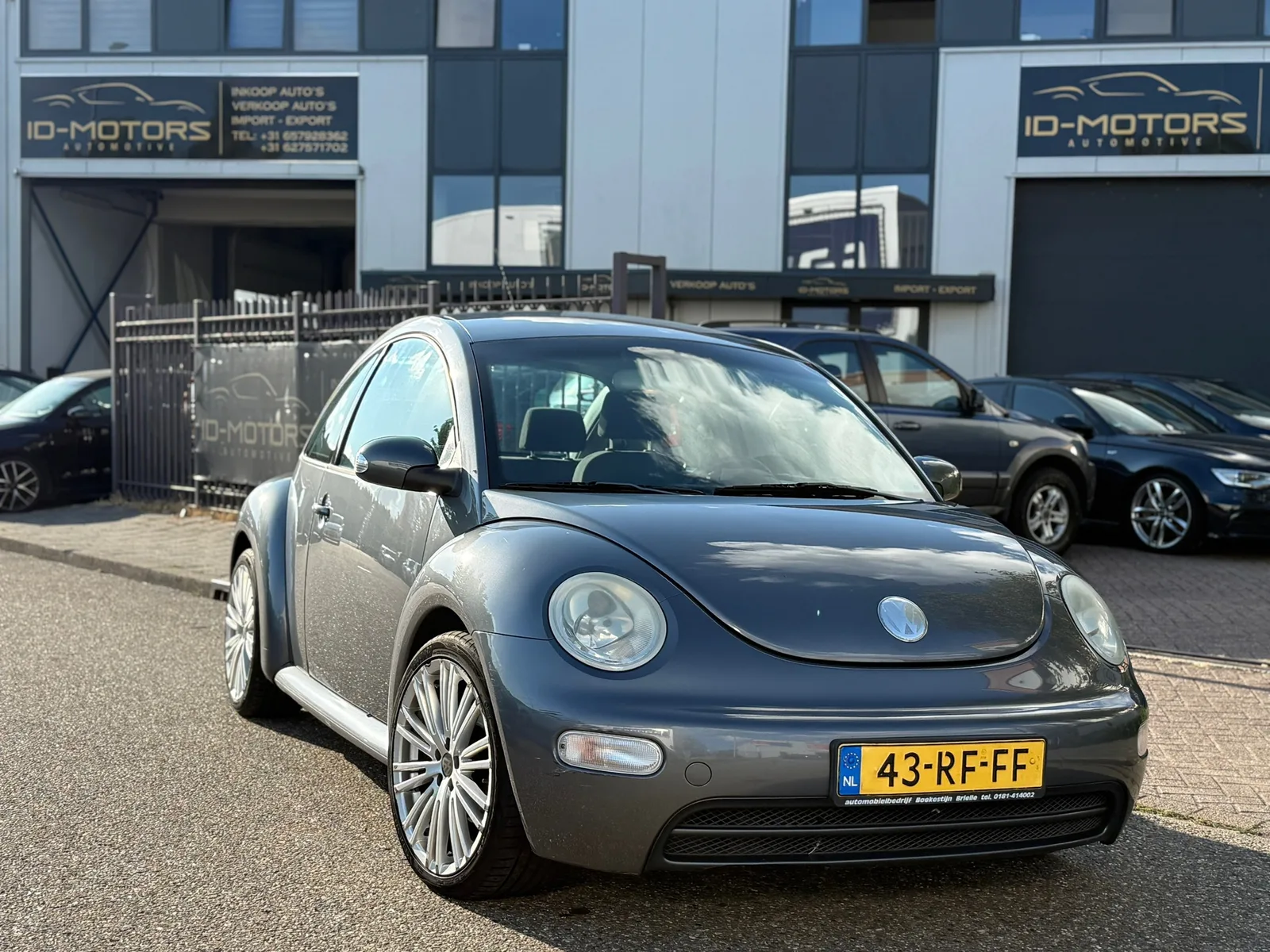 Volkswagen New Beetle (2005) — foto 1