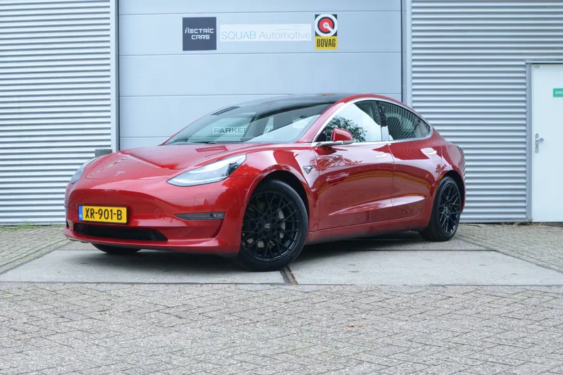 Tesla Model 3 (2019)