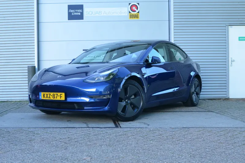 Tesla Model 3 (2022)