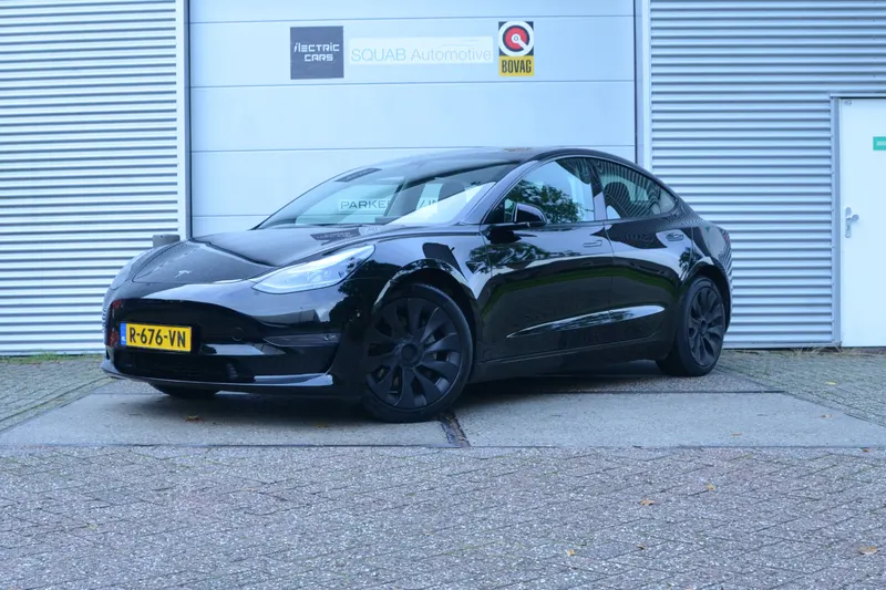 Tesla Model 3 (2022)