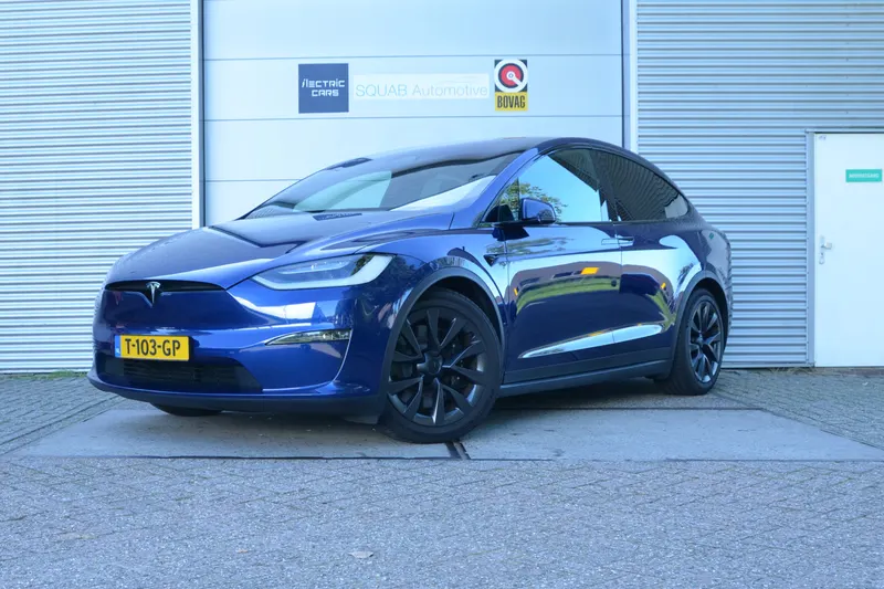 Tesla Model X (2023)