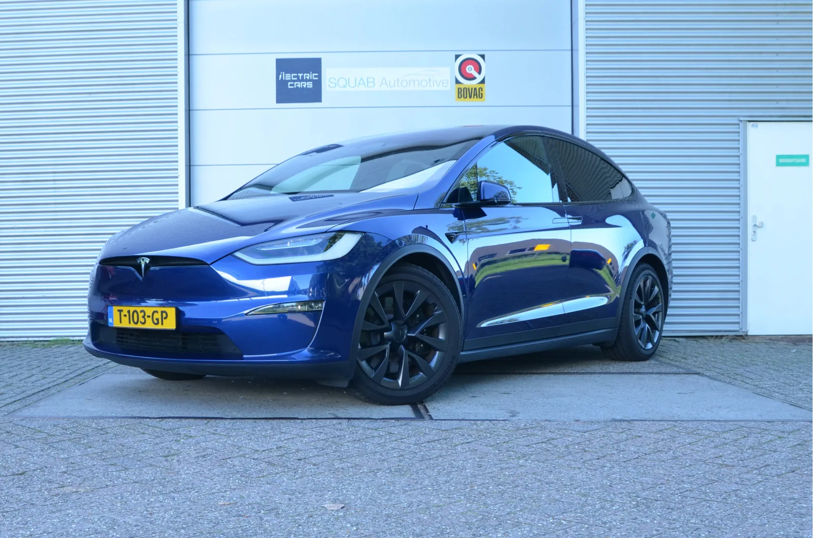 Tesla Model X (2023) — foto 1