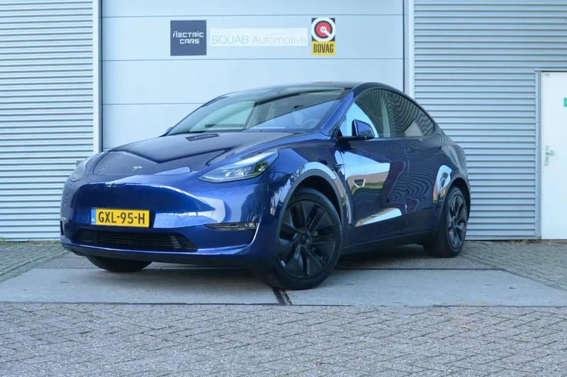 Tesla Model Y (2025)