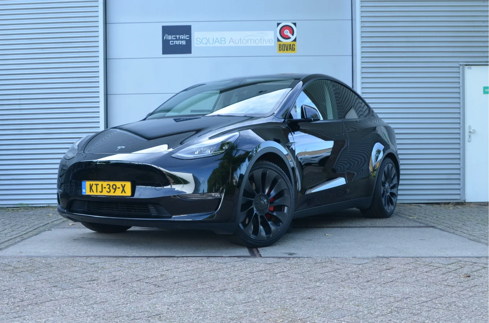 Tesla Model Y (2022) — foto 1