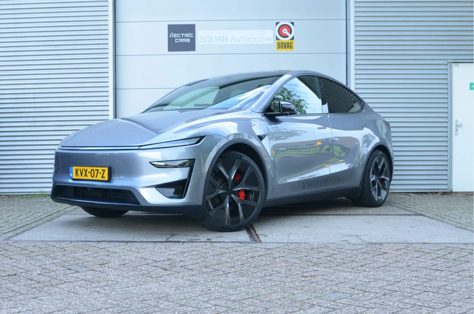 Tesla Model Y (2026) — foto 1